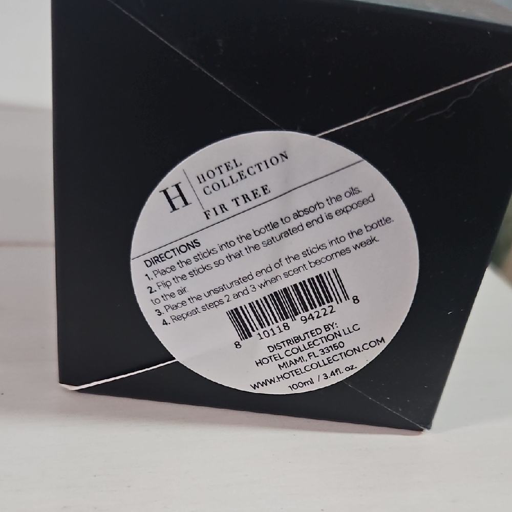 Hotel Collection Fir Tree Reed Diffuser with Silver Cap NIB - Picture 4 of 4